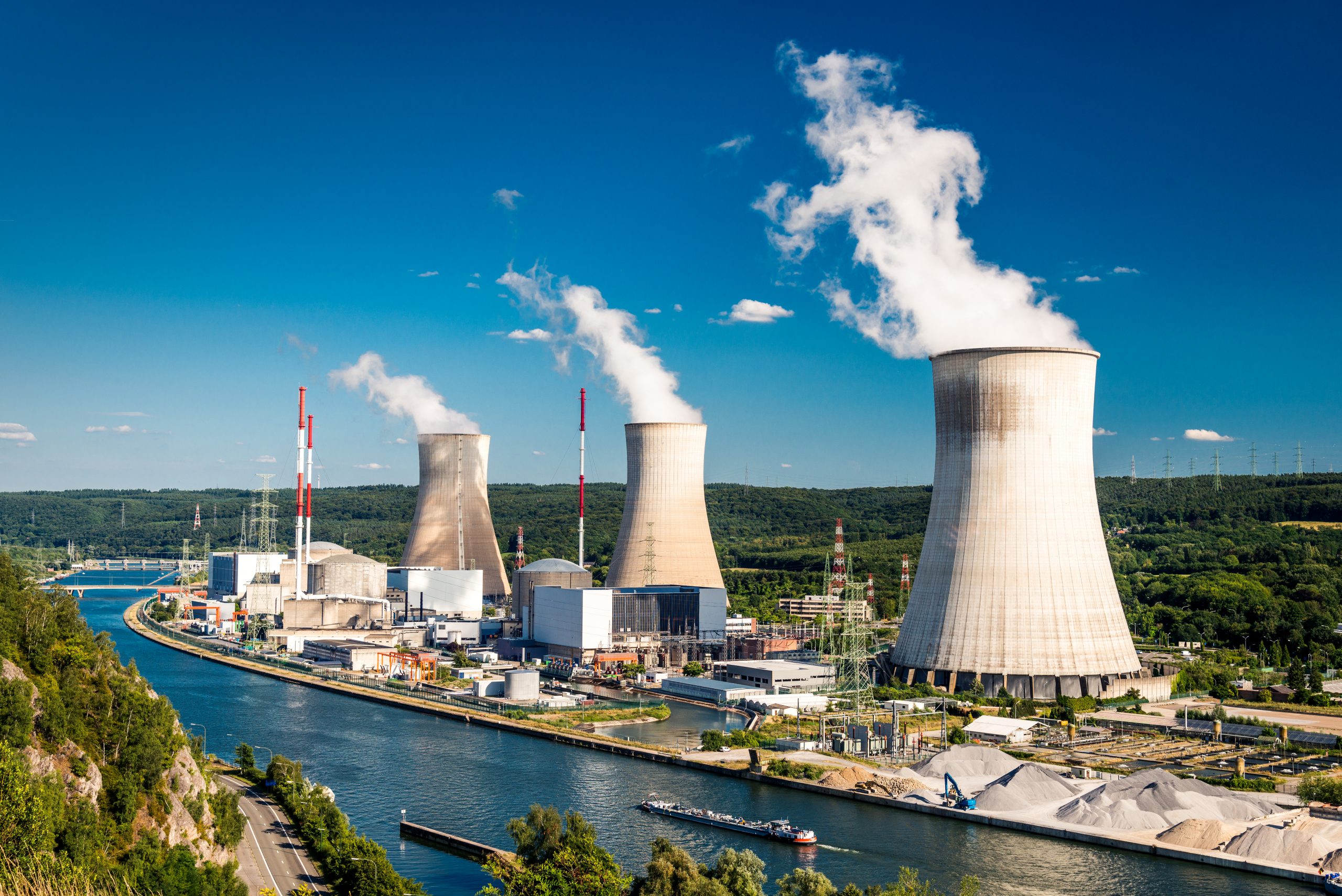 تساؤلات خليجية عن الطاقة النووية