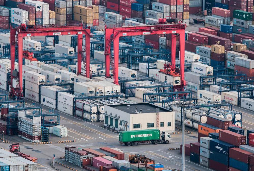 Should Arabian Gulf countries impose trade tariffs?