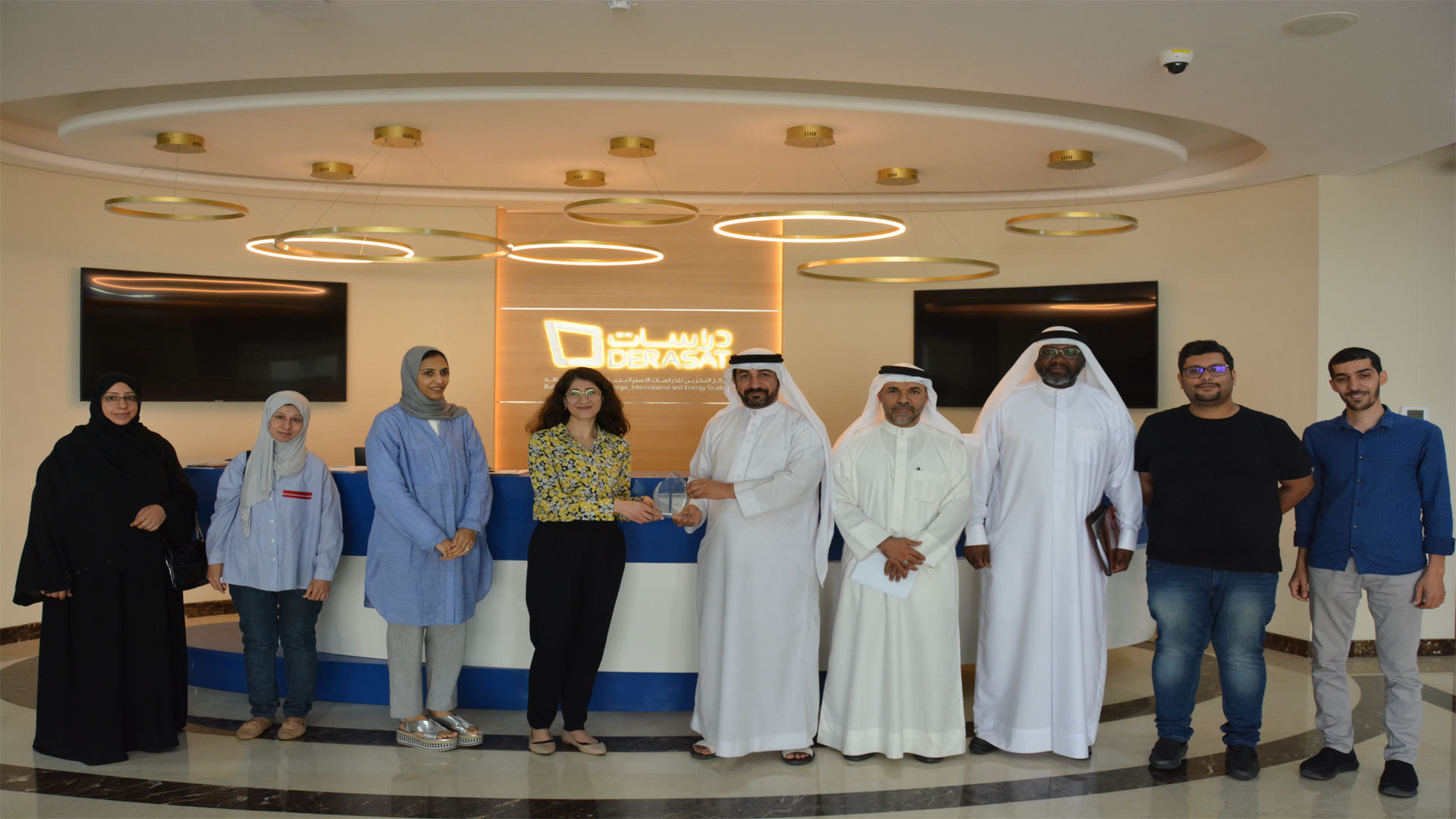 جمعية البحرين للمعلومات والمكتبات تزور مركز “دراسات”
